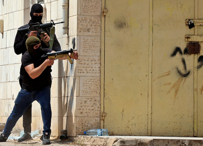 مسلحون في الاشتباك المسلح مع جيش الاحتلال في مخيم جنين