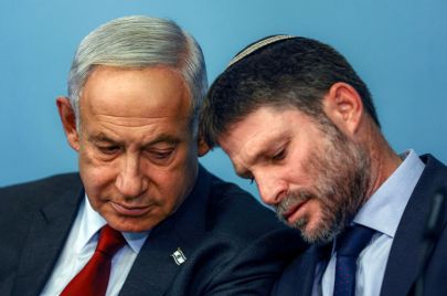وزير المالية الإسرائيلية بتسلئيل سموتريتش مع رئيس الوزراء الإسرائيلي بنيامين نتنياهو-  (getty images)