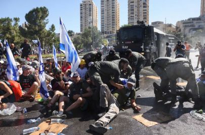 قمع متظاهرين ضد التعديلات القضائية أمام الكنيست في القدس 