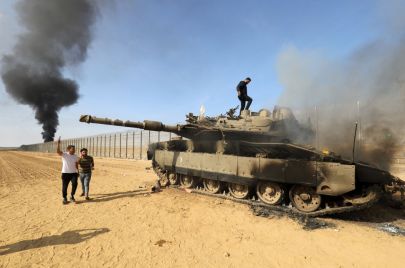 كتائب القسام، الجناح العسكري لحركة المقاومة الفلسطينية حماس، تدمر دبابة إسرائيلية
