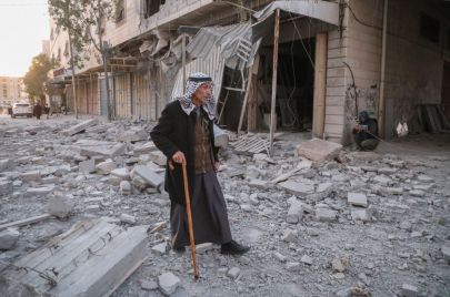  فلسطيني في الخليل، بعد هدم وتفجير جنود الاحتلال منزلي الشهيدين نصر وعبد القادر القواسمي MOSAB SHAWER/Getty