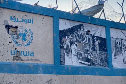 تحاول إسرائيل شطب وكالة غوث وتشغيل اللاجئين الفلسطينيين - اونروا (Karam Hassan/ Getty Images) 